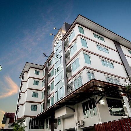Winner Sriracha Serviced Apartment Sziracsa Kültér fotó