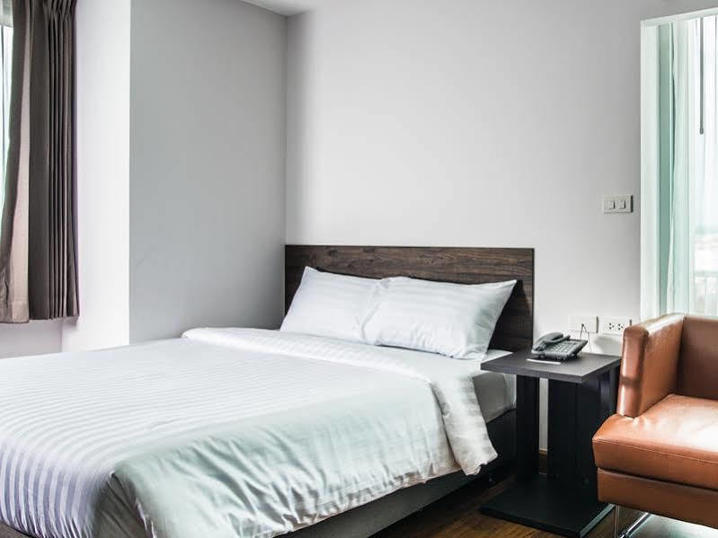 Winner Sriracha Serviced Apartment Sziracsa Kültér fotó