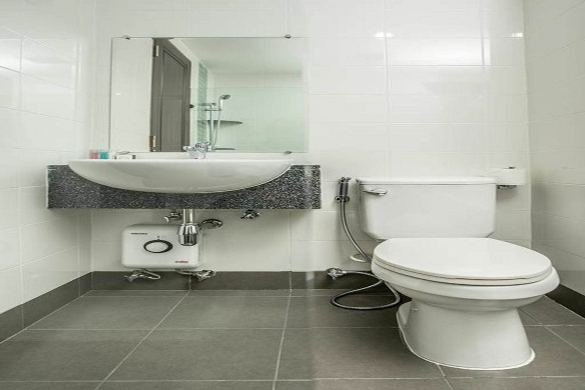 Winner Sriracha Serviced Apartment Sziracsa Kültér fotó