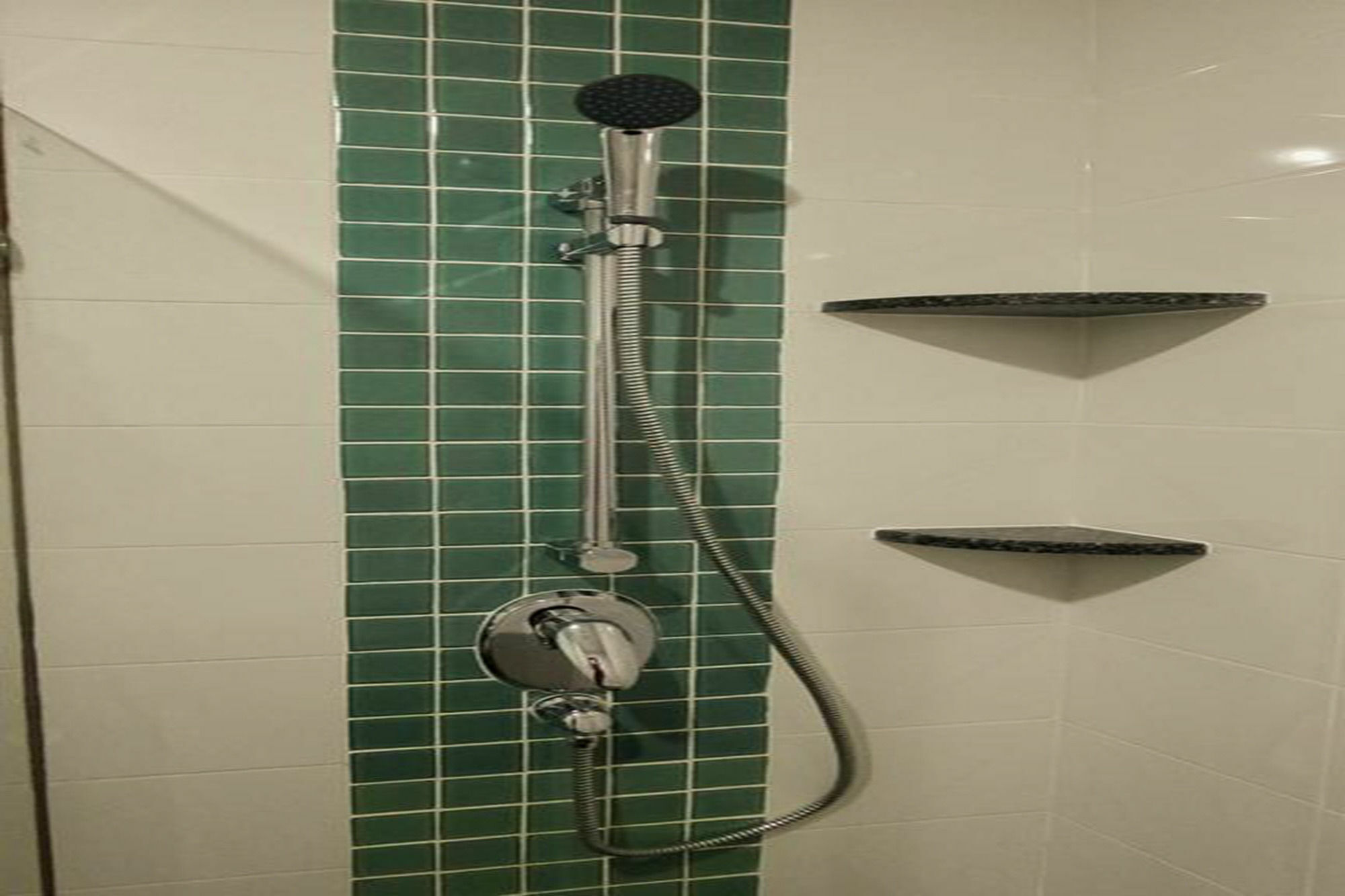 Winner Sriracha Serviced Apartment Sziracsa Kültér fotó
