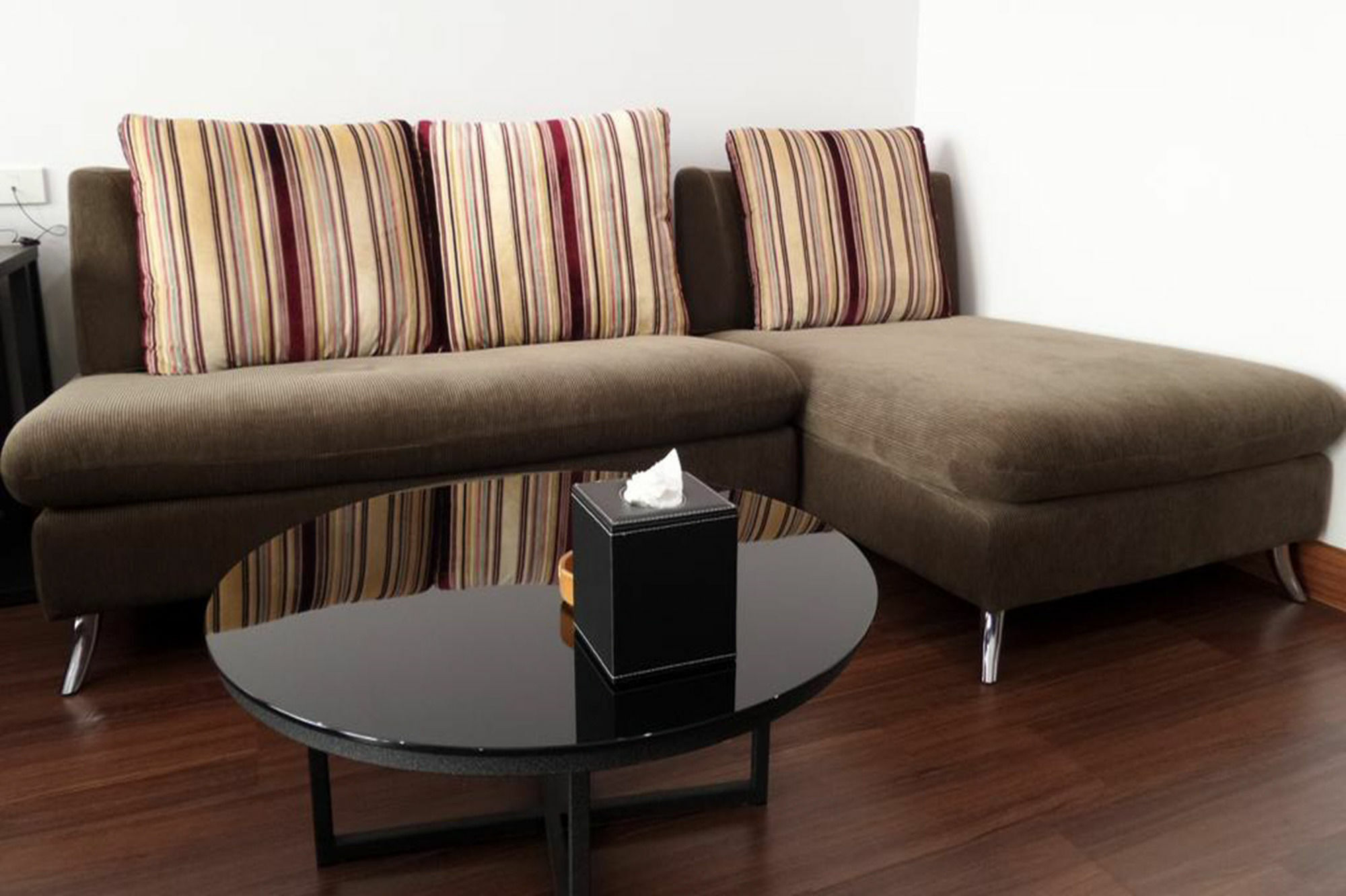 Winner Sriracha Serviced Apartment Sziracsa Kültér fotó
