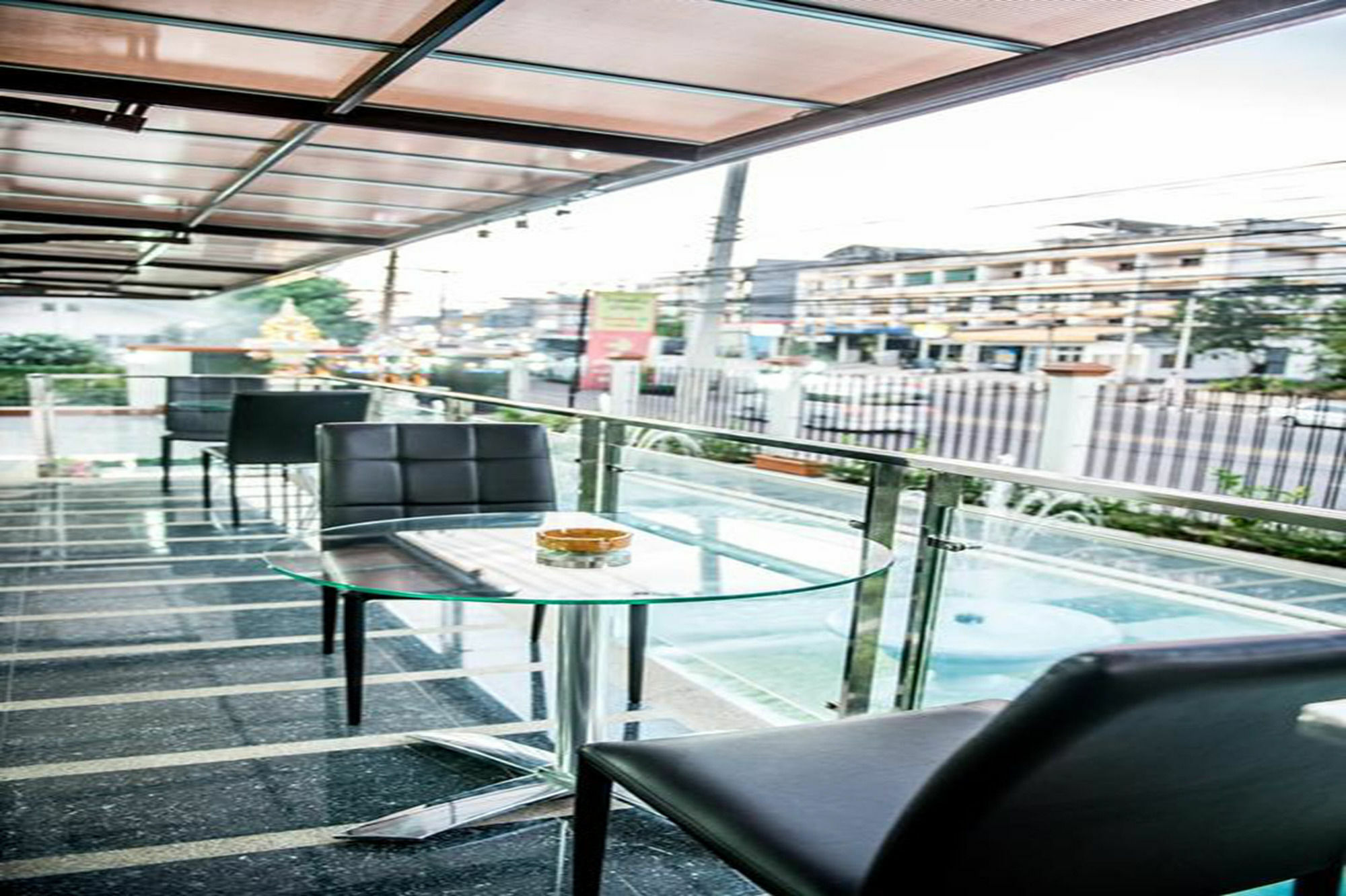 Winner Sriracha Serviced Apartment Sziracsa Kültér fotó
