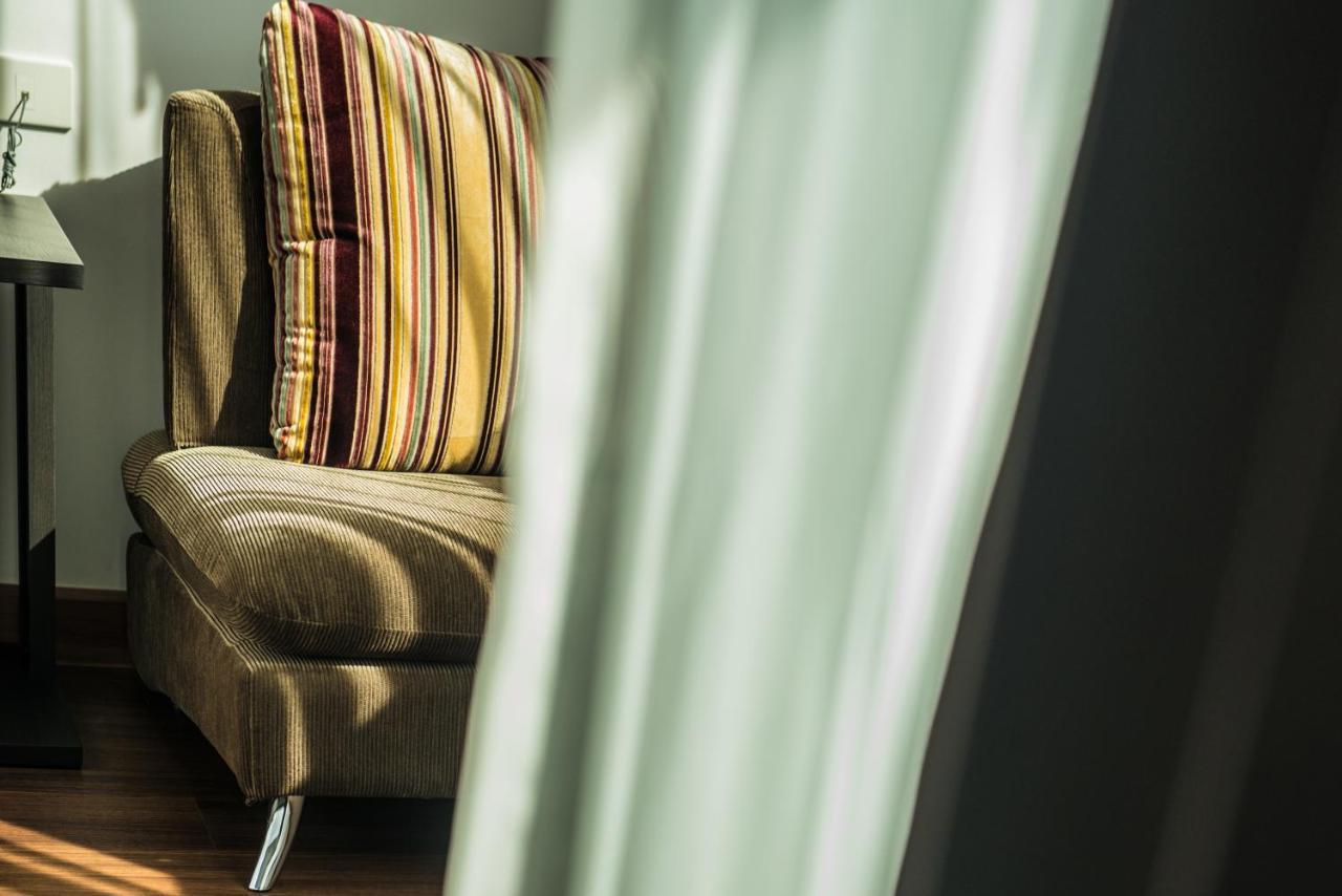 Winner Sriracha Serviced Apartment Sziracsa Kültér fotó