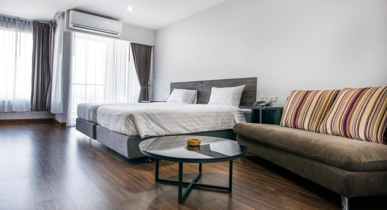 Winner Sriracha Serviced Apartment Sziracsa Kültér fotó